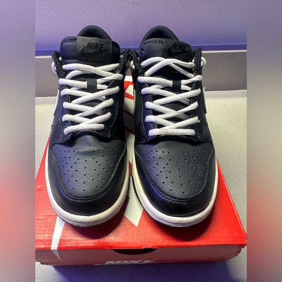 Nike Dunk Low (GS)- youth size 5Y - Picture 8 of 13